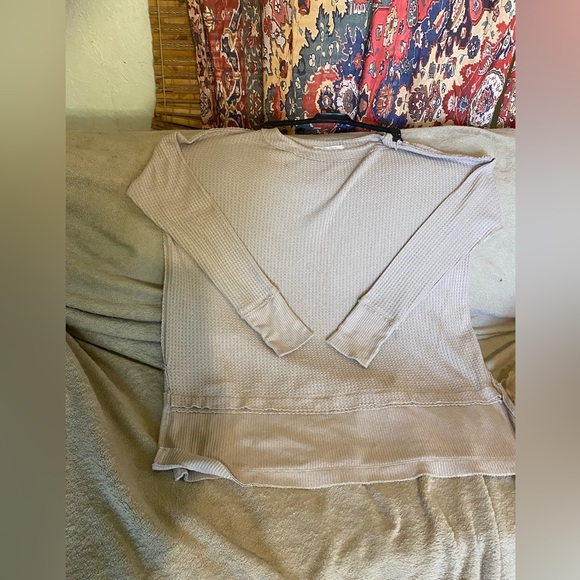 Final Price Drop 🔥 Free People NorthShoreThermal  Top , Side Splits Thumbholes - Picture 6 of 15